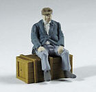 Fra1120 1120 Arttista Sitting Man O