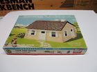1502-89 Plasticville Peach Brown And White