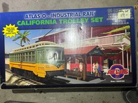 1009106 Atlas 843096006248 Industrial Rail California Trolley Set New. Plus 21 Extra Tracks