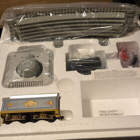 Bachmann Rat07-pf104 Ho Hawthorne Village Starter Set With Track And Controller Analog Dc