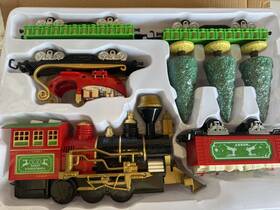 Boley Ew05 Christmas Train Set 2020 Battery Powered 5 Car With Tracks Trees Reindeers