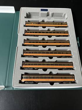 4434 Con-cor N Scale Southern Pacific Daylight Gs-4 And Passenger Set -