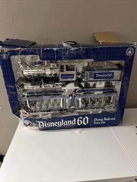 Disney 400009127676 Disneyland Resort 60th Anniversary Diamond Celebration Railroad Train Set