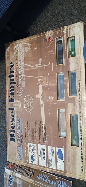 Empire 20850 Life-like N Scale Diesel Gauge Burlington Northern Starter Set