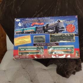 Eztec 72623 North Pole Express O Gauge Battery Operated 29pc Starter Train Set