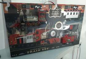 1002061 Fao Schwarz Train Set Motorized With Real Lights And Sounds 34-piece - Tested