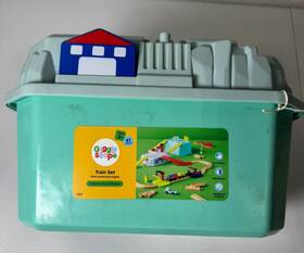 Gigglescape 198101021250 - Train Set With Motorize Engine Read Description