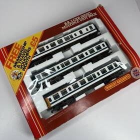 E51832 Hornby R698 Oo Br 3 Car Diesel Multiple Unit Pack Class 110 E59707 E51816