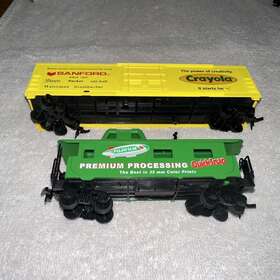 International Hobby Corporation 051108003271 Lot Of 2 Eckerd Savings Express Train Cars Fujifilm Caboose And Crayola Box Car