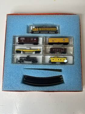 11081 Kadee Locomotive 2059 And 6 Cars Union Pacific Micro Trains Estate Find N Gauge