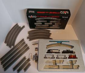 106-0009 Kato N-scale F7 Model Train Set With Unitrack Santa Fe Complete