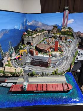 Kato 744365177570 Complete N Scale Layout Buildings Lighting Turntable All Functional