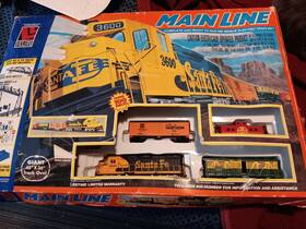 Life-like 077071087445 Trains Santa Fe Inch Mainline 3 Cab Electric Train Set Looks Great
