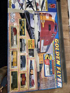 Life-like 077071088039 Trains Golden Flyer Ho Scale Train Set Santa Fe Locomotive Cars/ Track