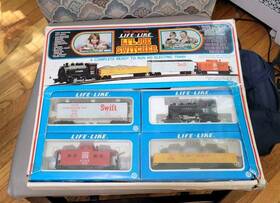 08751 Life-like Vintage Trains Liftl Joe Switcher Ho Electric Train Set - No