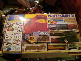 21506 Life-like Trains Santa Fe Inch Power Charger Ho Scale Electric Train Complete Set