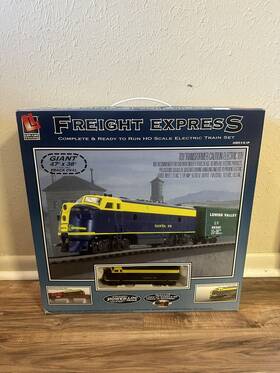 433-8848 Life-like Freight Express Giant 47 Inch X 38 Ho Scale Electric Train Set