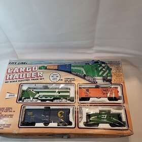 8828 Life-like Ho Scale Cargo Hauler Electric Model Train Set Burlington 1988 No