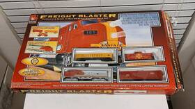 8837 Life-like Ho Scale Freight Blaster Train Set. Please Read Works