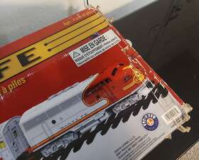 7-11913 Lionel 023922016065 Santa Fe Super Chief Ready To Play Train Set Battery Powered 2018