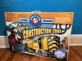 7-21902 Lionel 023922219022 O Gauge Heavy Construction Zone Train Set With Rs-3 Diesel Engine