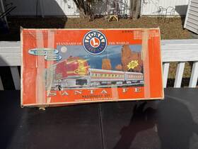 6-21974 Lionel 21974 Santa Fe Passenger Set Read Description