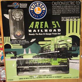 2523010 Lionel 2013 Area 51 Lionchief X Engine Boxcar And Caboose With Remote