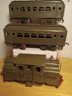 Lionel 33/35/35 1918-23 Vintage Standard Gauge #33 0-6-0 Electric Loco 2 #35 Pullmans