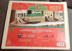 6-21945 Lionel Christmas Holiday Motorized Trolley Set Train O-27 Track Gauge