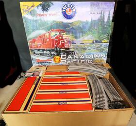 6-30026 Lionel Canadian Pacific Diesel Freight With Extra Track