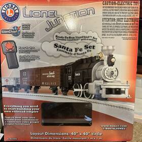 6-83266 Lionel Junction Santa Fe Set Electric With Remote Ready To Run Lion Chief