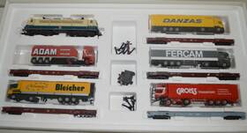28531 M Rklin Ho Marklin - Rollende Landstrasse With Europe Locomotive And 5 Semi Truck Rigs