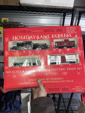 Macys 371351062703 Holiday Lane 106270 Ho Scale Collectible Electric Train Set Transformer