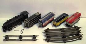 472-sm Marx Vintage 1962 Mechanical Wind Up Toy Train Set #472-sm With Track - Works Good