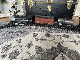171l New Bright Industrial Co. Ltd Dickensville Vintage Collectables Christmas Train Battery Operated