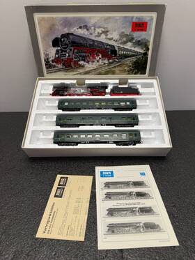 0750 Piko 5/0750/000 Ho Scale Br 015 Mit Schnellzug Steam Loco And 3 Passenger Car Set