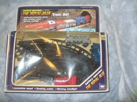 1194 Royal Vintage 1986 The Blue Battery Operated Train Set No