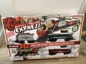 Santas Village Express Rsi-05 G Gauge Starter Set 20pc With Light Sound