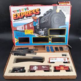 8110 Toys R Us 077071081146 1992 Inch Express Ho Scale Train Set #8110 Tested Runs With Life Like Track