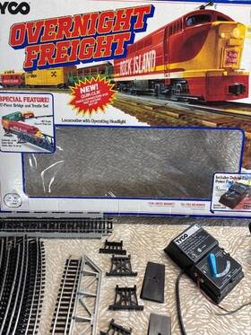 7412 Tyco Vintage Overnight Freight Rock Island Ho Electric Train Set - Untested