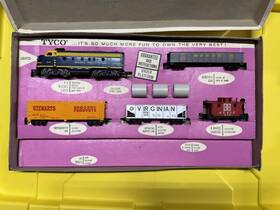 T6402b Tyco Inch West Coast Express Set. Missing Track