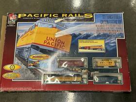 433-8674 Walthers Life-like Trains Pacific Rails Complete Ho Scale Electric Train Set