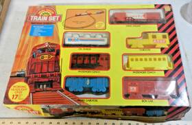 8406 Zayre Corporation Diesel Hauler Train Set Battery Operated In Box - Made Hong Kong C