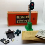 Lionel Postwar 1957 No. 153 Automatic Block Signal & Control New Damaged Box. Fixed Price $99.95.