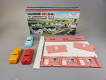 Vintage Bachmann Plasticville O-s Scale Motel With Autos 1913 : 200 Model Kit. Fixed Price $24.99.