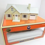 Trains Gauge Lionelville Lighted Bungalow House #6-34122 Open Box. Fixed Price $40.10.