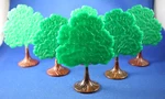 Plasticville O/s MT-2 Maple Tree (6) All With Damage. Fixed Price $39.00.