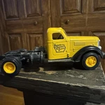Ertl 1:43 1947 International KB-12 Tractor Trail #28080 Crouse Cartage Diecast. Fixed Price $14.99.