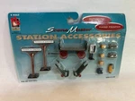 Life-like Trains 433-1853 Scene Master Station Accessories Gauge Nip. Fixed Price $19.99.