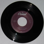 Richard Marx - Usa 45 "chains Around My Heart" / "don't Mean Nothing" Vg+. Fixed Price $6.42.